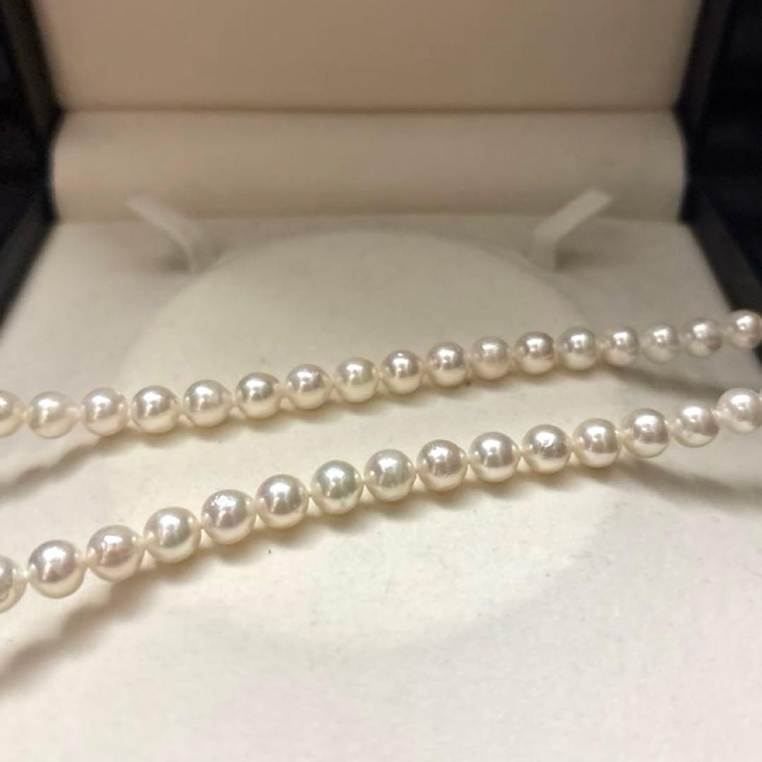 White Akoya pearl necklace with 7-7.5mm pearls measuring 44cm in length weighing 32.7 grams