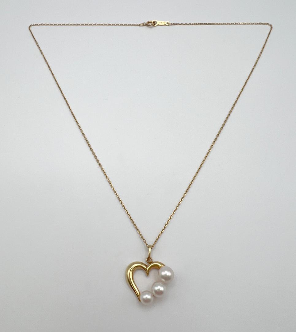 Mikimoto K18 yellow gold Akoya pearl heart pendant necklace with 40cm chain, weighing 3.03 grams