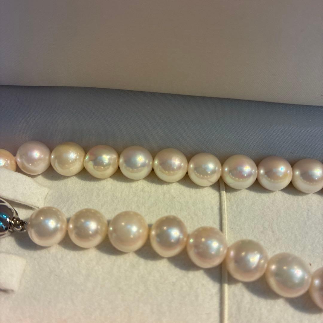 Large Akoya Pearl Necklace with 8.5-9mm semi-round white pink pearls, 43.5cm length