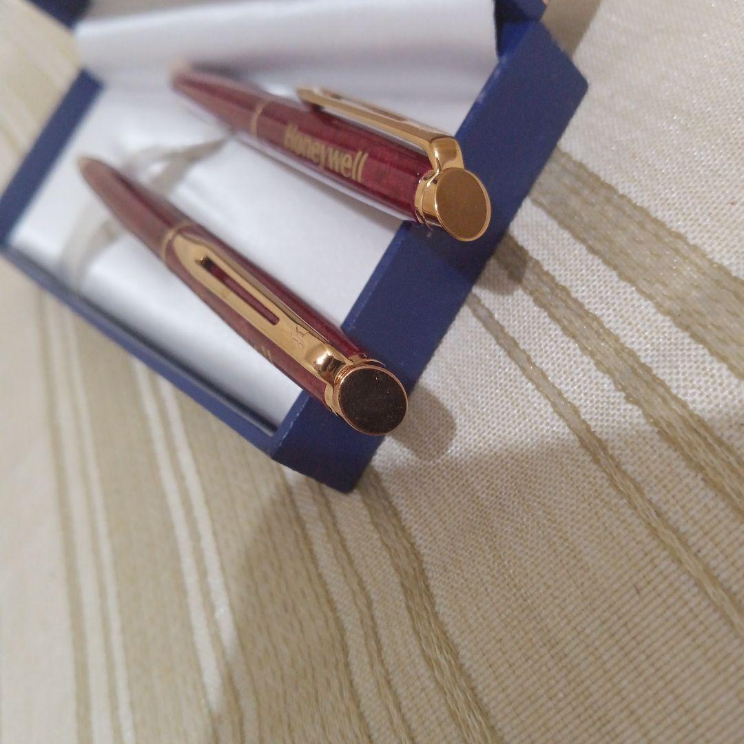 WATERMAN ballpoint pen and mechanical pencil 2-piece metal set with black case