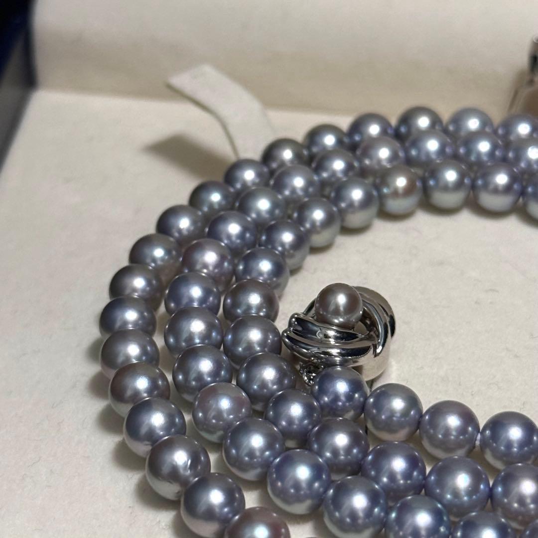 2-row Tasaki Akoya pearl necklace featuring blue gray pearls 6.5-7.0mm with strong luster and 84cm length