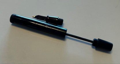 Pilot Showa retro antique black fountain pen with 14K nib and dark brown screw-type cap threading