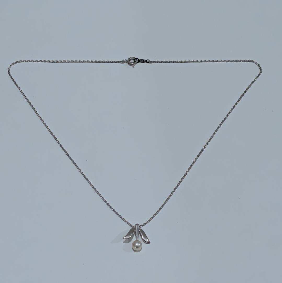 2002 Mikimoto pearl necklace with 5.2mm pearls on a 40cm SV925 sterling silver chain