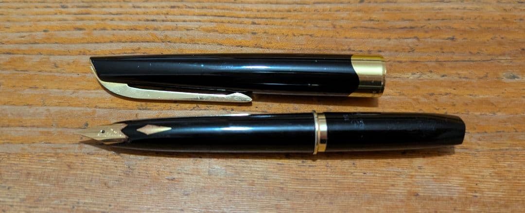 Pilot PLATINUM fountain pen with 18K fine nib, vintage condition shown