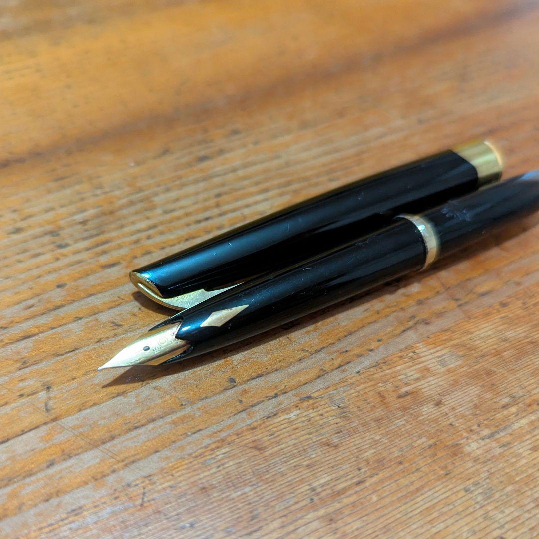 Pilot PLATINUM fountain pen with 18K fine nib, vintage condition shown