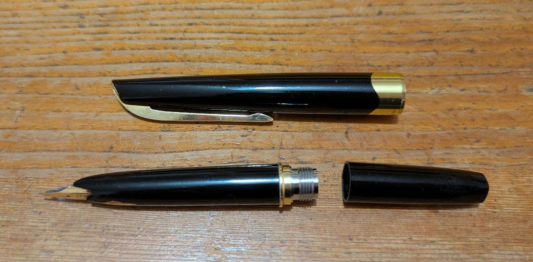 Pilot PLATINUM fountain pen with 18K fine nib, vintage condition shown