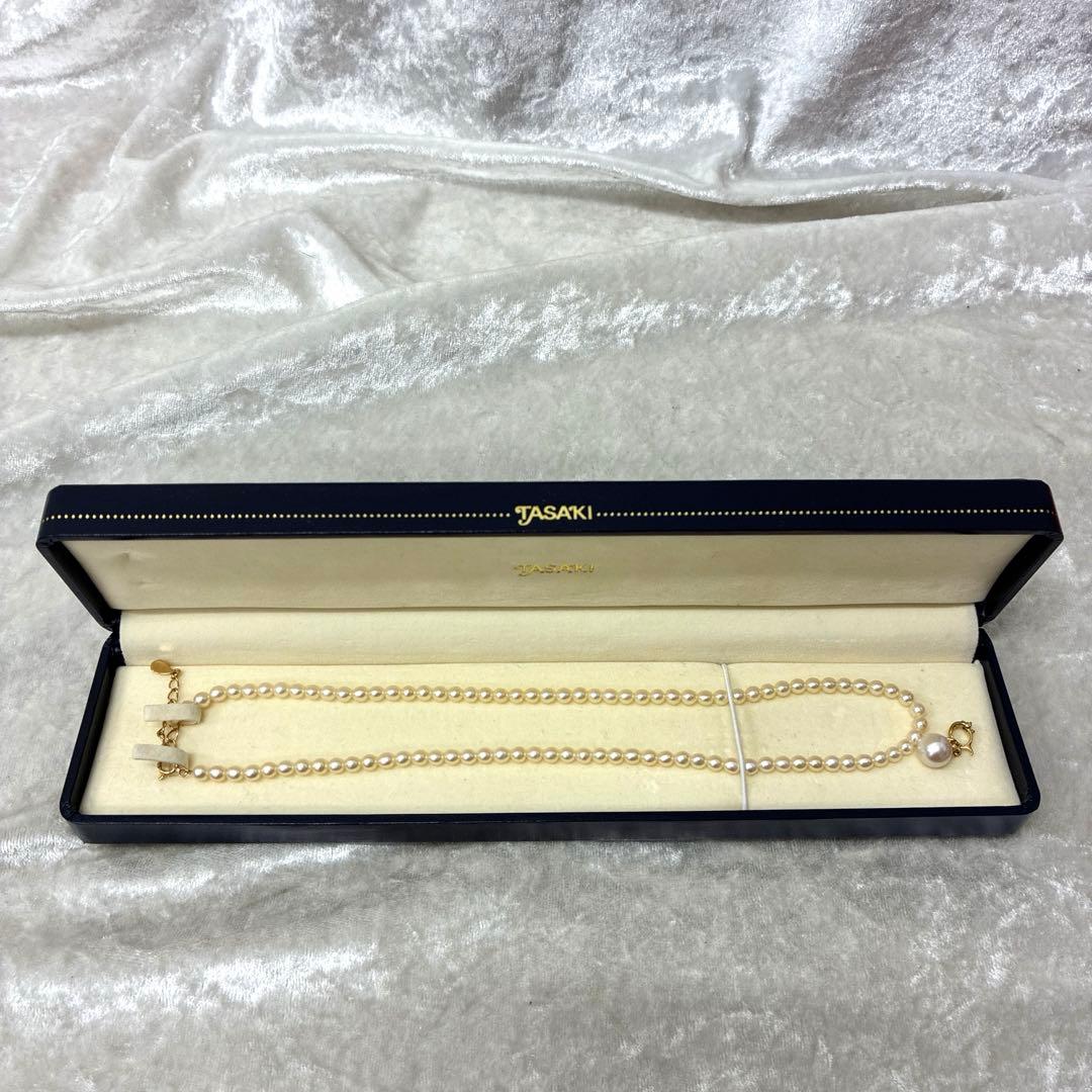 TASAKI pearl necklace with diamond charm in 18K gold, 39.5 cm length, displayed on white background