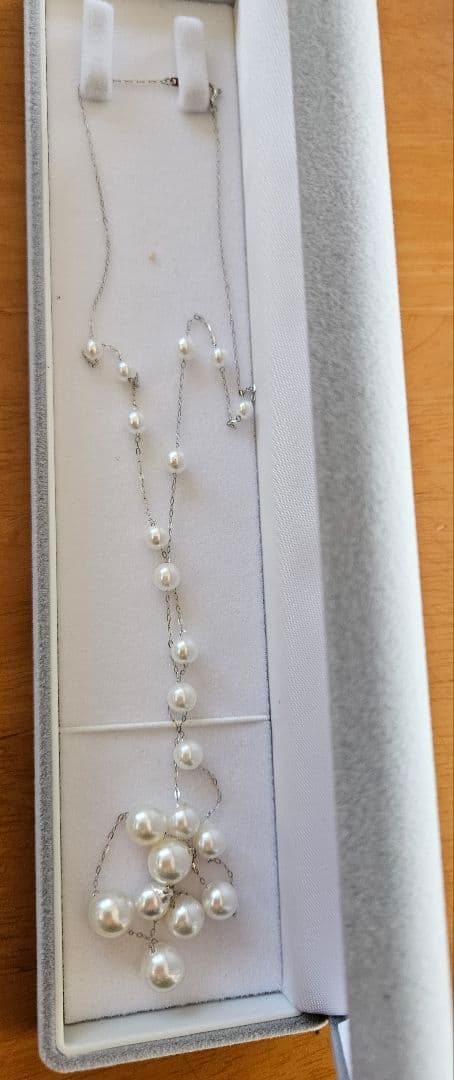 New unused Pt950 Akoya pearl station necklace approximately 70cm length with 4.5 to 8.5mm pearls