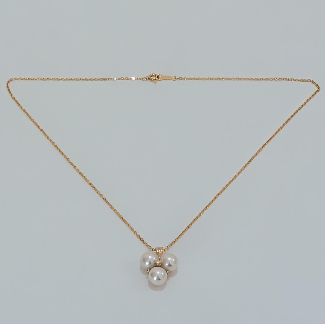 Mikimoto pearl diamond necklace in 18K yellow gold with 37cm chain and three 6.7mm pearls