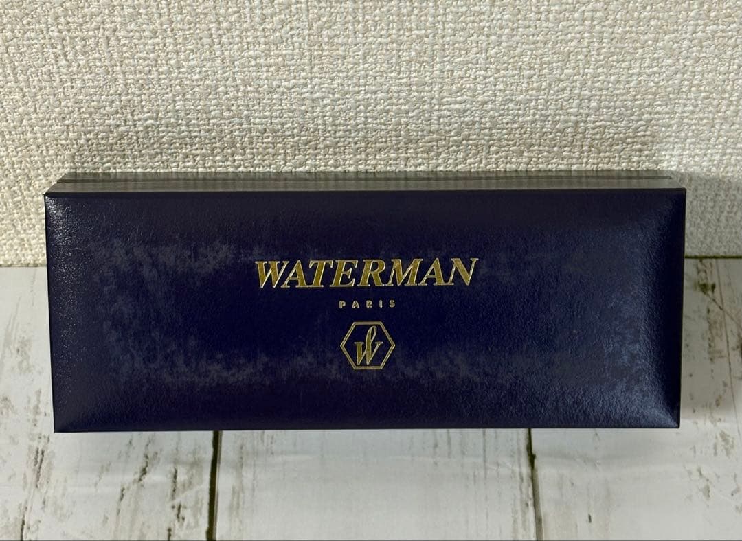 WATERMAN ballpoint pen main body in black and gold with a dedicated case