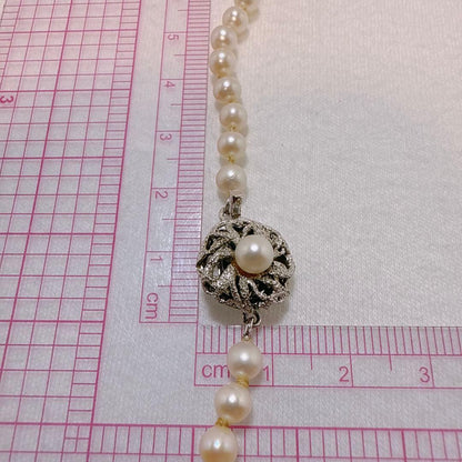 Silver Acoya 2-strand baby pearl necklace with 4.4-4.8mm pearls and 123cm chain length