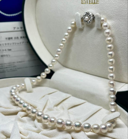 Akoya pearl necklace with certified 7.5-8.0 mm pearls on a 43.5 cm strand