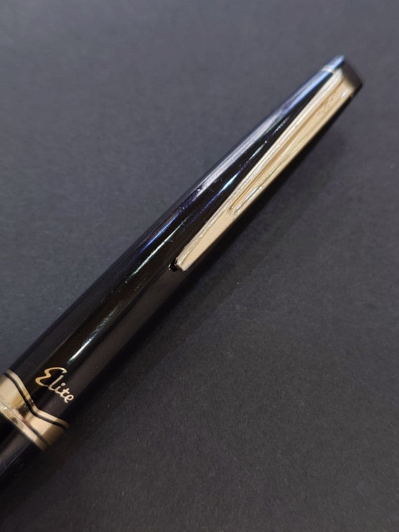 Pilot fountain pen model H773 with 18K gold nib in black and gold finish