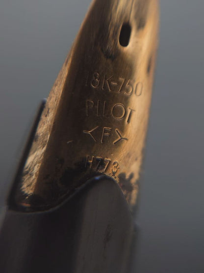 Pilot fountain pen model H773 with 18K gold nib in black and gold finish