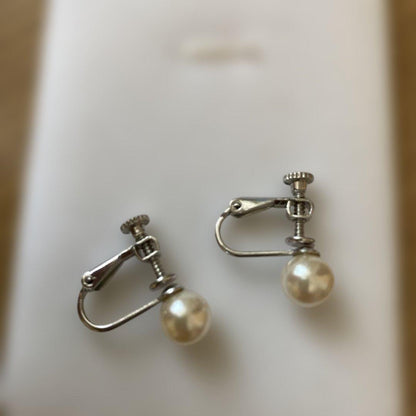 Elegant Akoya pearl necklace with matching silver pendant top earrings set