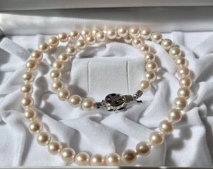 Kuro Japanese Akoya pearl necklace with 7-7.5mm round to semi-round pearls on a 44cm silver chain