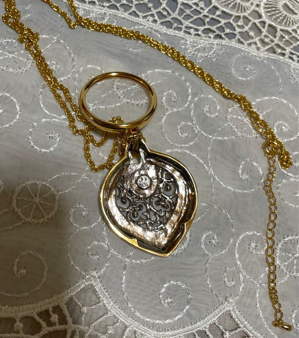 MIKIMOTO Pearl Filigree Pattern Pendant Top Gold Necklace with magnifying glass and 41 cm chain