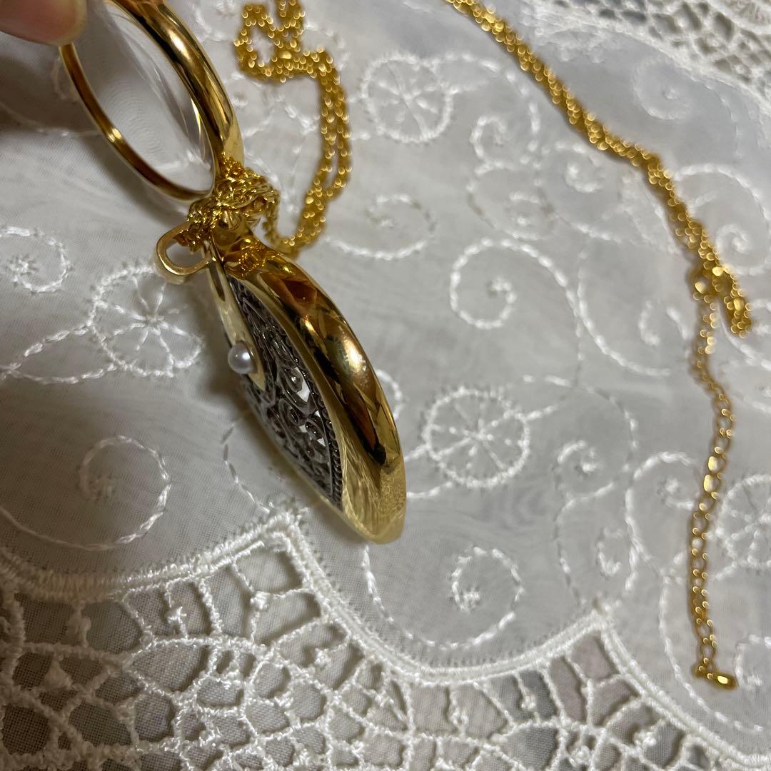 MIKIMOTO Pearl Filigree Pattern Pendant Top Gold Necklace with magnifying glass and 41 cm chain