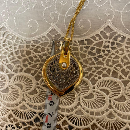 MIKIMOTO Pearl Filigree Pattern Pendant Top Gold Necklace with magnifying glass and 41 cm chain