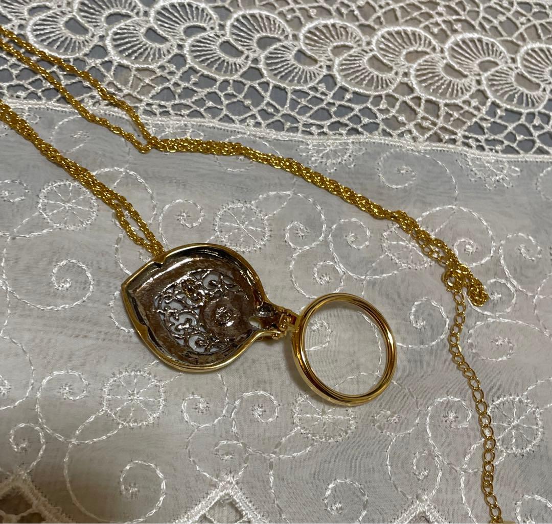 MIKIMOTO Pearl Filigree Pattern Pendant Top Gold Necklace with magnifying glass and 41 cm chain