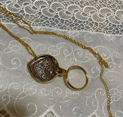 MIKIMOTO Pearl Filigree Pattern Pendant Top Gold Necklace with magnifying glass and 41 cm chain