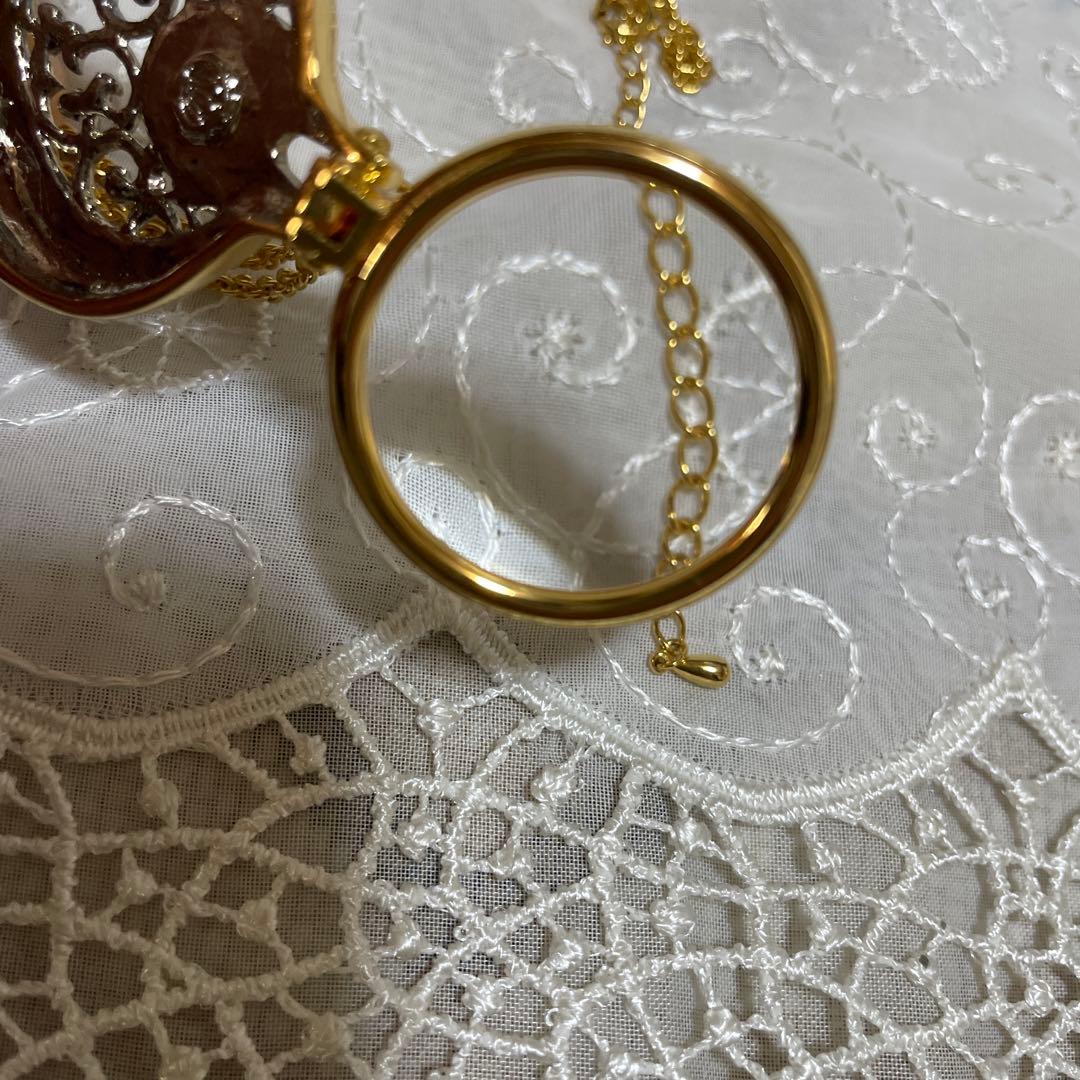 MIKIMOTO Pearl Filigree Pattern Pendant Top Gold Necklace with magnifying glass and 41 cm chain