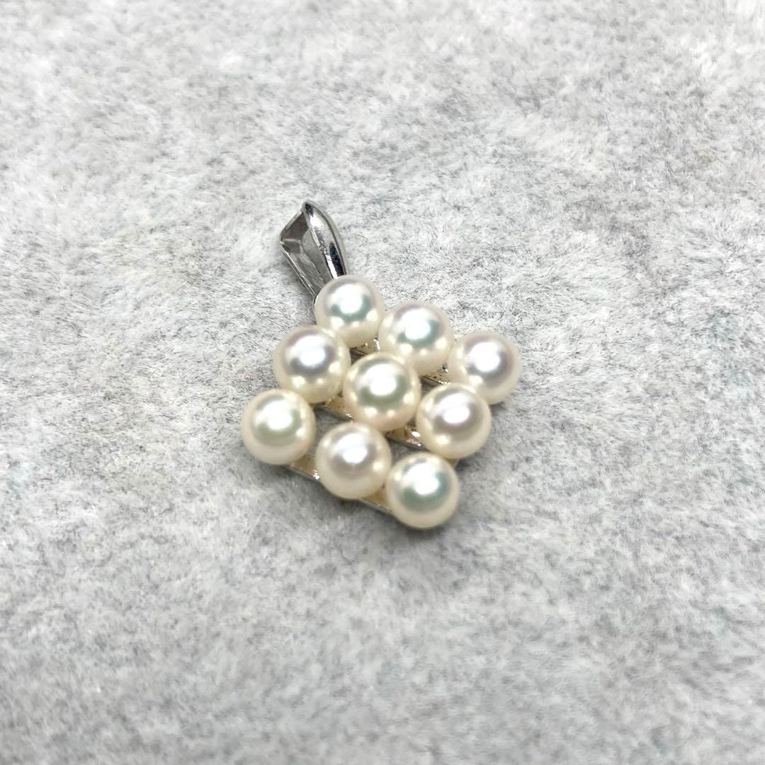 Akoya pearl pendant top with 9 white pearls 4.3mm silver marking size 1.6cm by 1.6cm