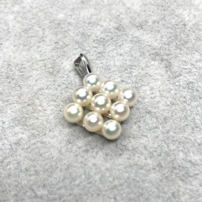 Akoya pearl pendant top with 9 white pearls 4.3mm silver marking size 1.6cm by 1.6cm