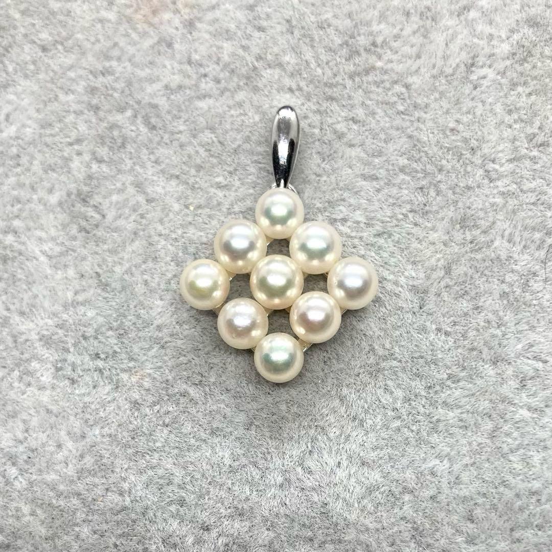 Akoya pearl pendant top with 9 white pearls 4.3mm silver marking size 1.6cm by 1.6cm