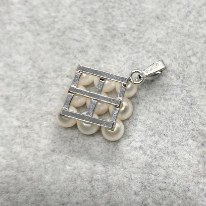 Akoya pearl pendant top with 9 white pearls 4.3mm silver marking size 1.6cm by 1.6cm