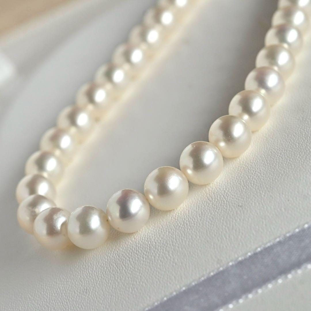 Highest grade Mikimoto M Charm large round Akoya pearl necklace with 42 cm length and K14 white gold clasp