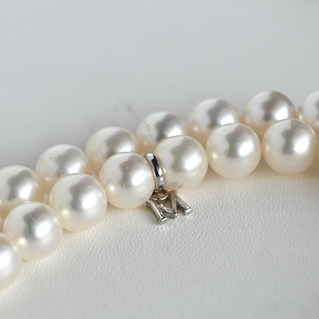Highest grade Mikimoto M Charm large round Akoya pearl necklace with 42 cm length and K14 white gold clasp