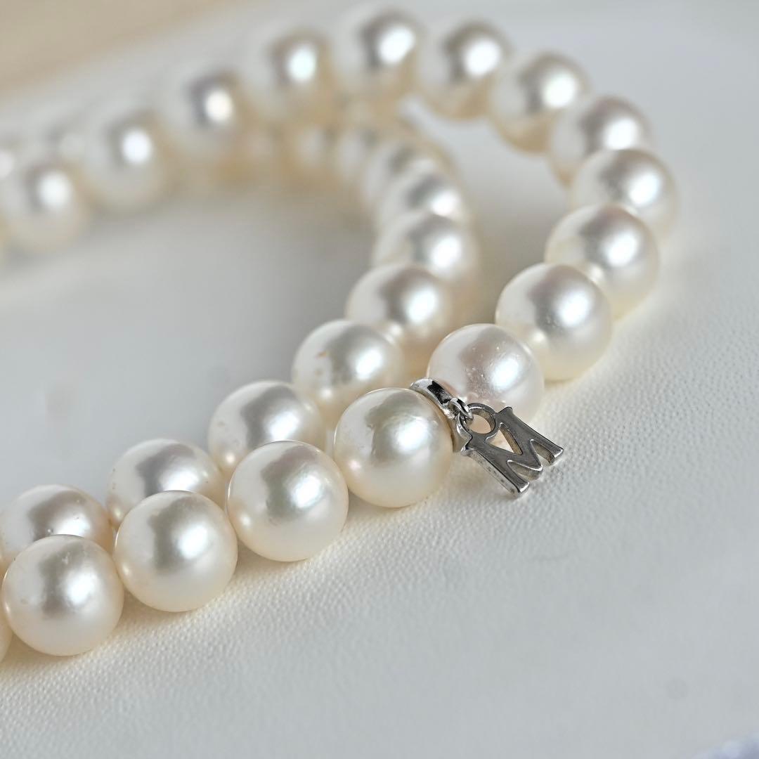 Highest grade Mikimoto M Charm large round Akoya pearl necklace with 42 cm length and K14 white gold clasp