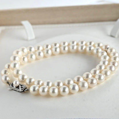Highest grade Mikimoto M Charm large round Akoya pearl necklace with 42 cm length and K14 white gold clasp