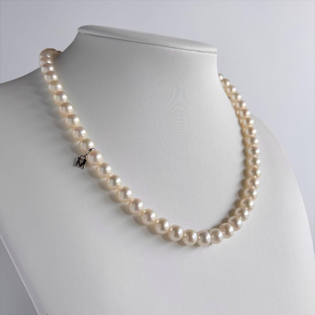 Highest grade Mikimoto M Charm large round Akoya pearl necklace with 42 cm length and K14 white gold clasp