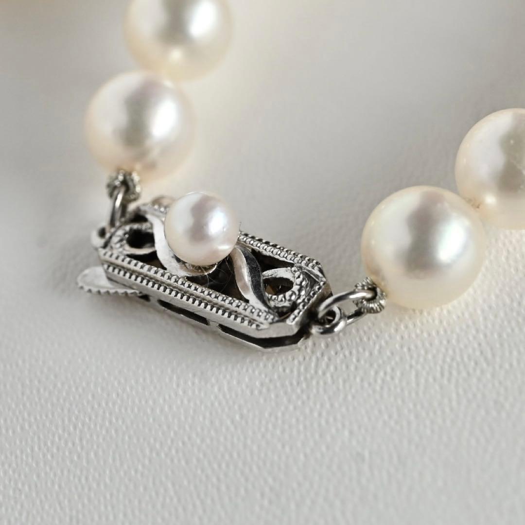 Highest grade Mikimoto M Charm large round Akoya pearl necklace with 42 cm length and K14 white gold clasp