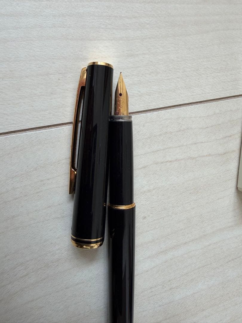 Pilot fountain pen and mechanical pencil set F-B with original box, showing slight aging and gold faded cap
