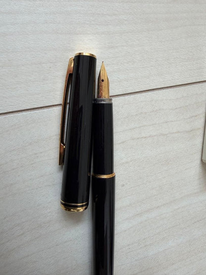 Pilot fountain pen and mechanical pencil set F-B with original box, showing slight aging and gold faded cap