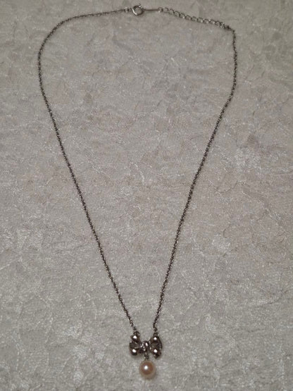 TASAKI Ribbon Motif Pearl Necklace in silver with 37 cm chain, brand new and unused