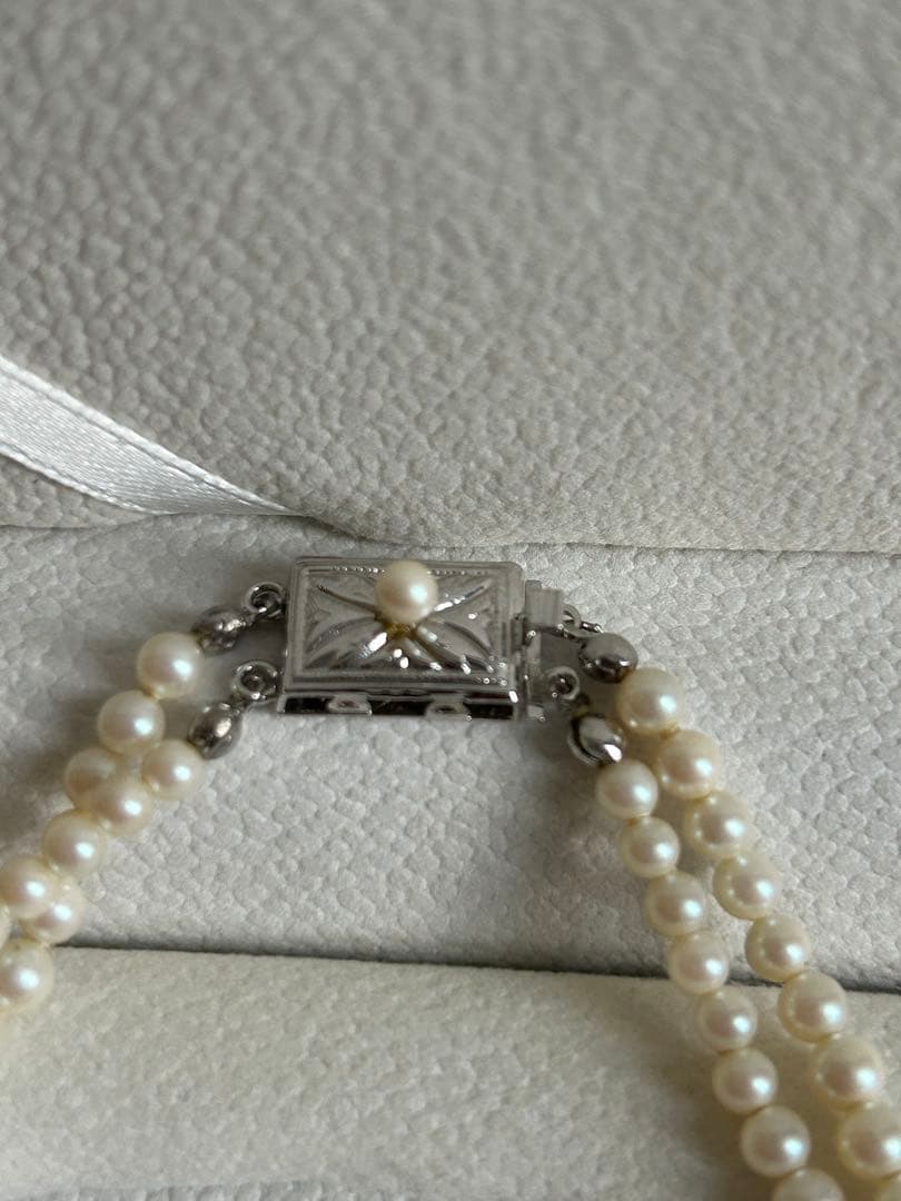 Akoya pearl gradient double necklace with silver clasp featuring white pearls ranging from 3 to 8 mm