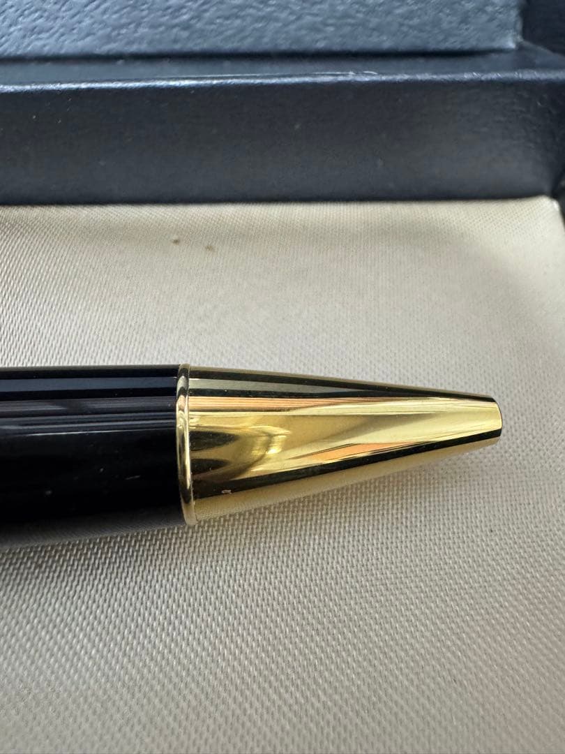 PILOT Lucina black ballpoint pen made of plastic and metal with a dedicated black case