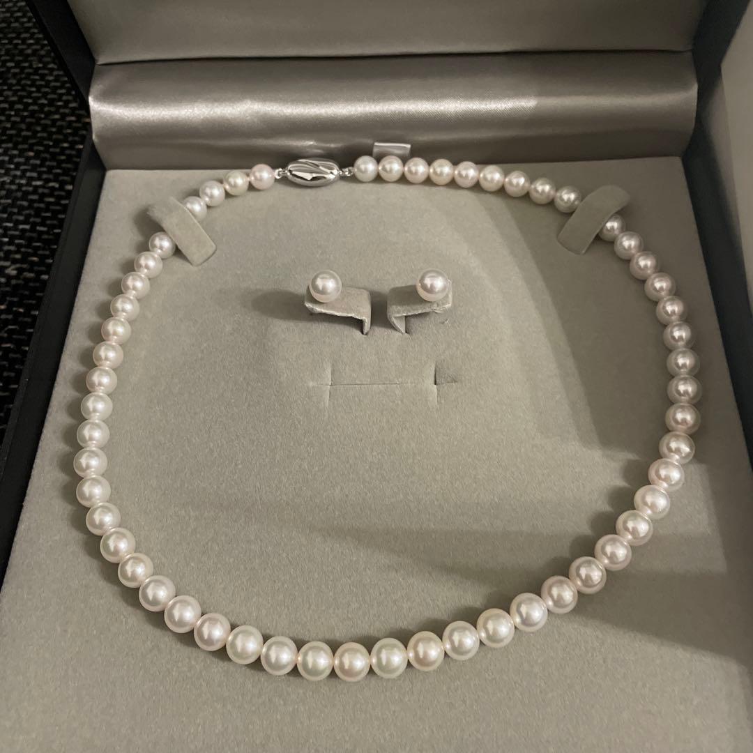 Akoya pearl necklace with 7-7.5mm pearls and matching platinum 7.5mm pearl earrings set