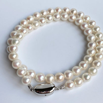Akoya pearl necklace with 6.5-7.0mm pearls and silver clasp, 43cm length