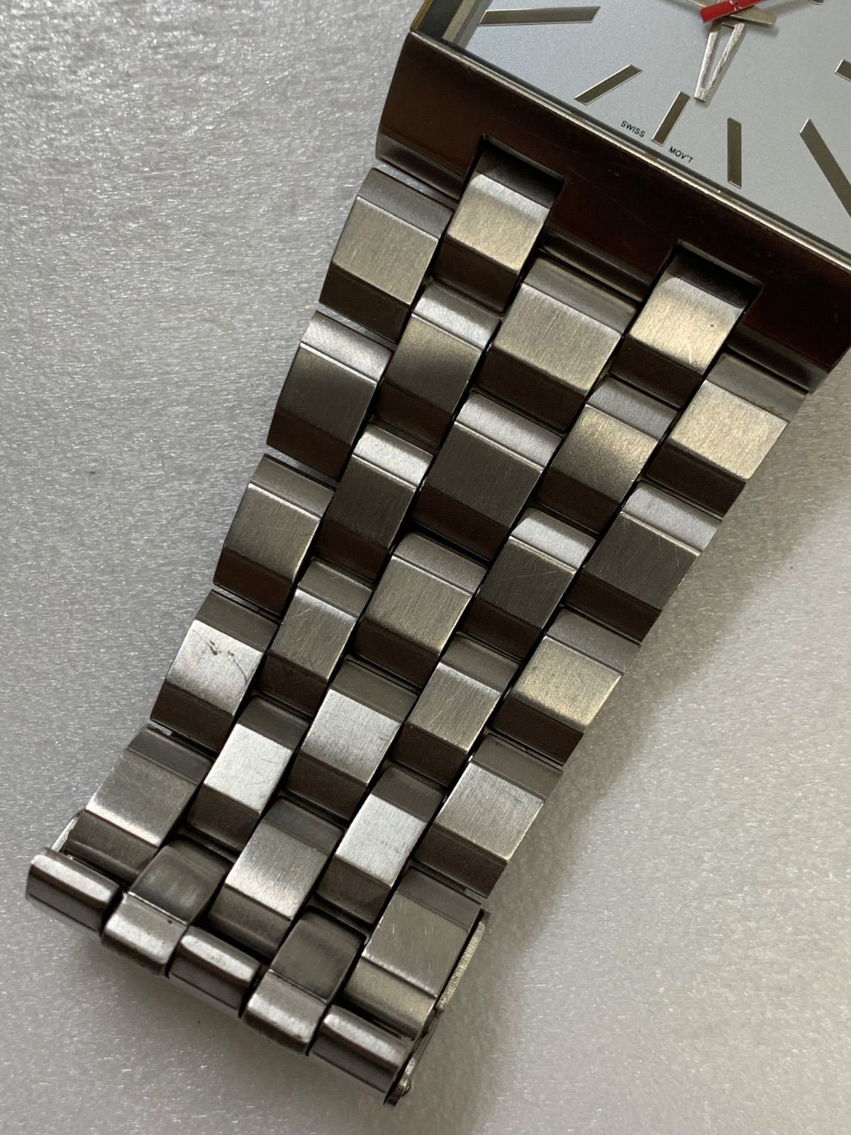 NIXON R7-1521 Quartz Men's Watch — Japanese