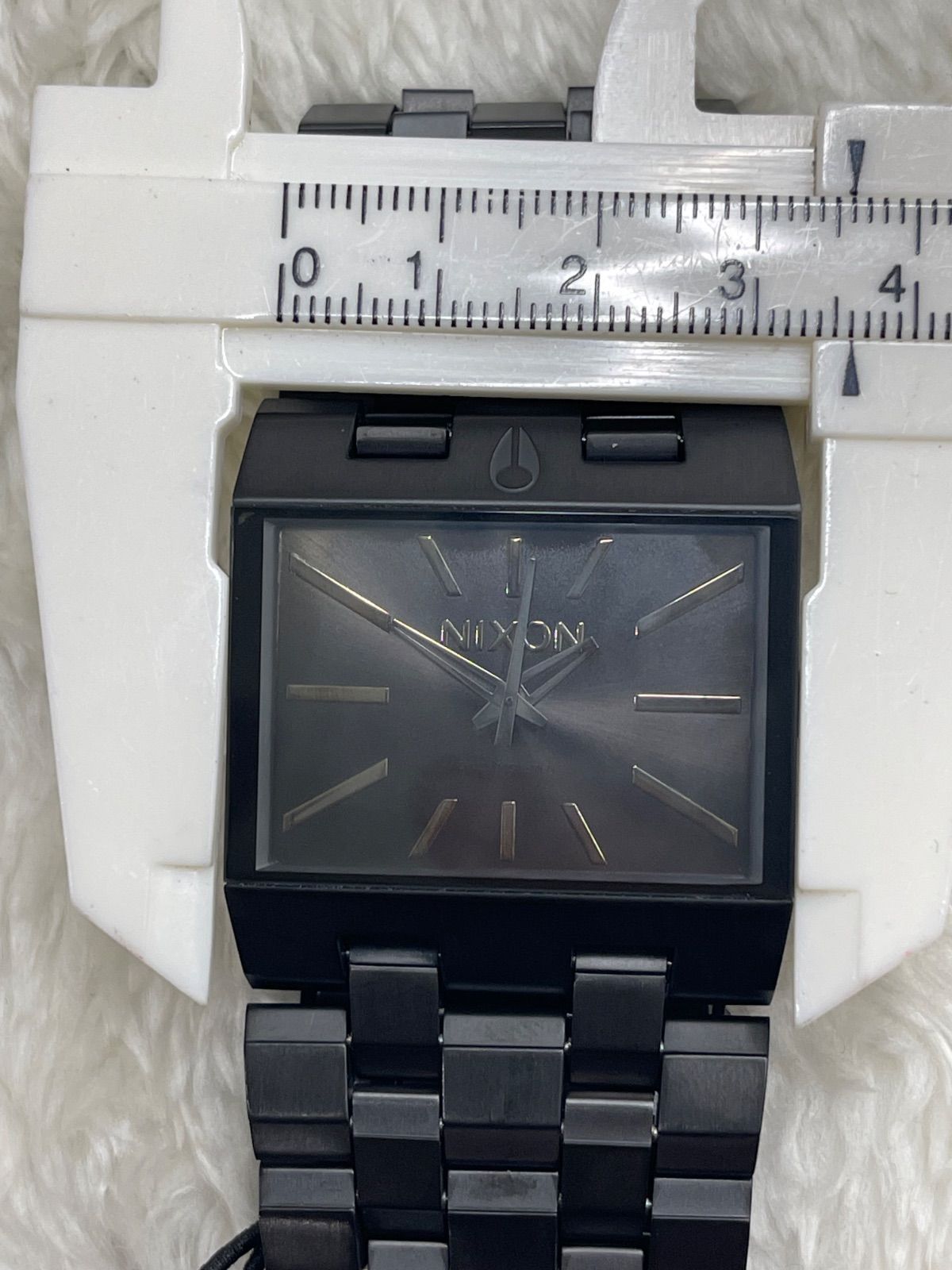 NIXON R7-1096 Quartz Men's Watch — Japanese