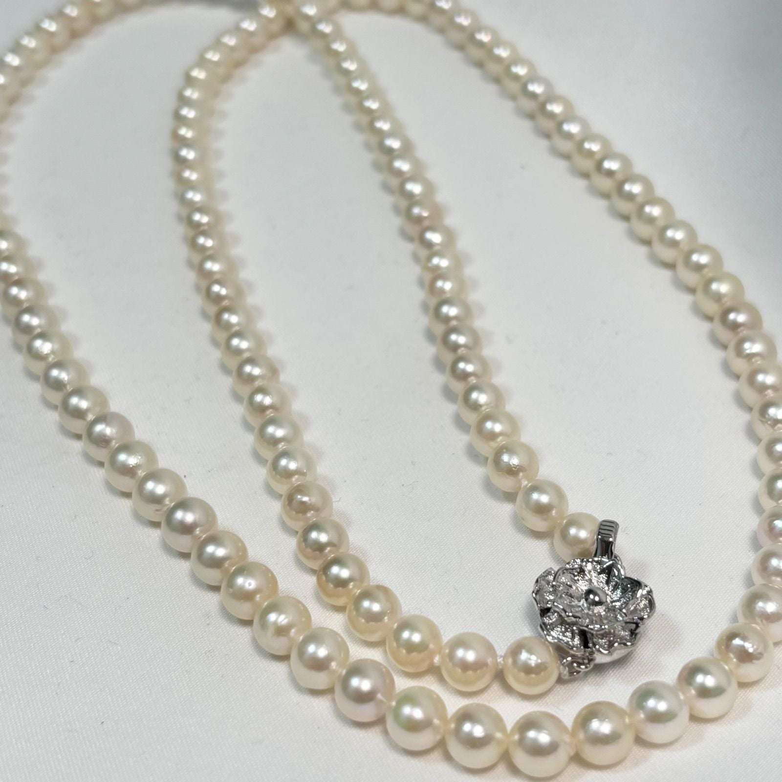 Akoya pearl long necklace with silver flower pendant, white pearls 6.5 to 7 mm, 82 cm length
