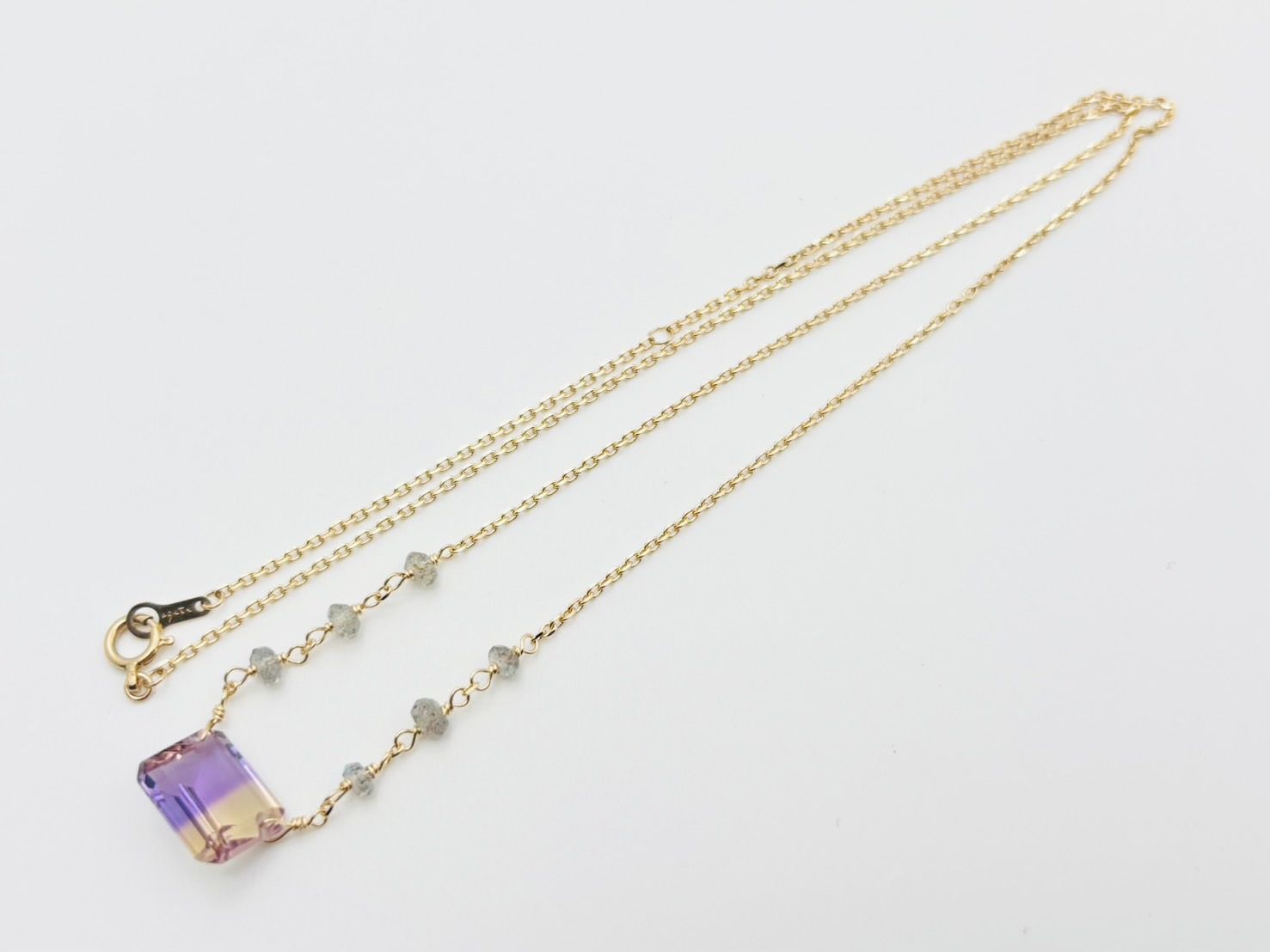 Agate K10YG gold necklace with amethyst and labradorite gemstones, two-tone bicolor design, 45 cm chain