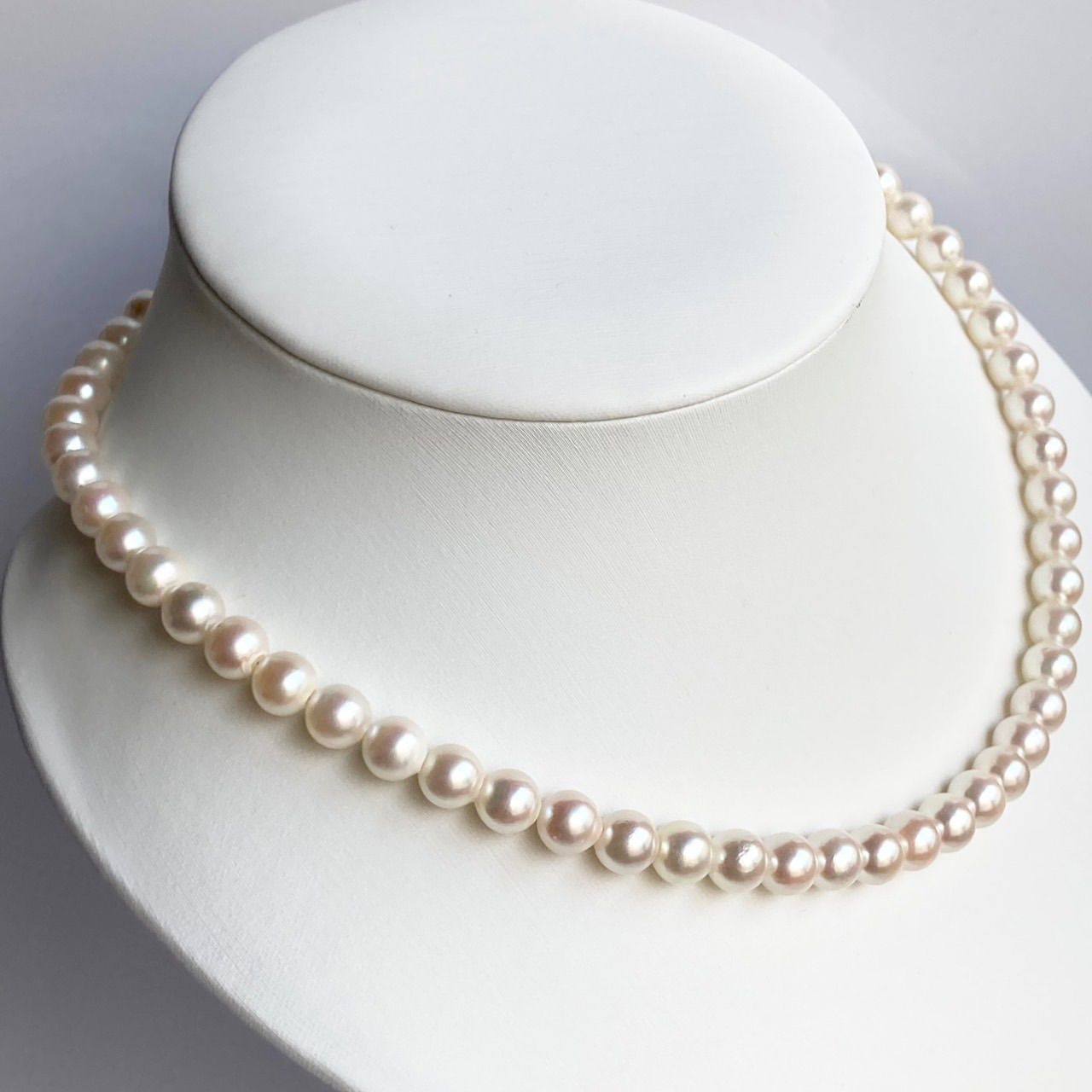Akoya pearl necklace 43cm with 6.5-7.0mm semi-round white pearls on silver chain