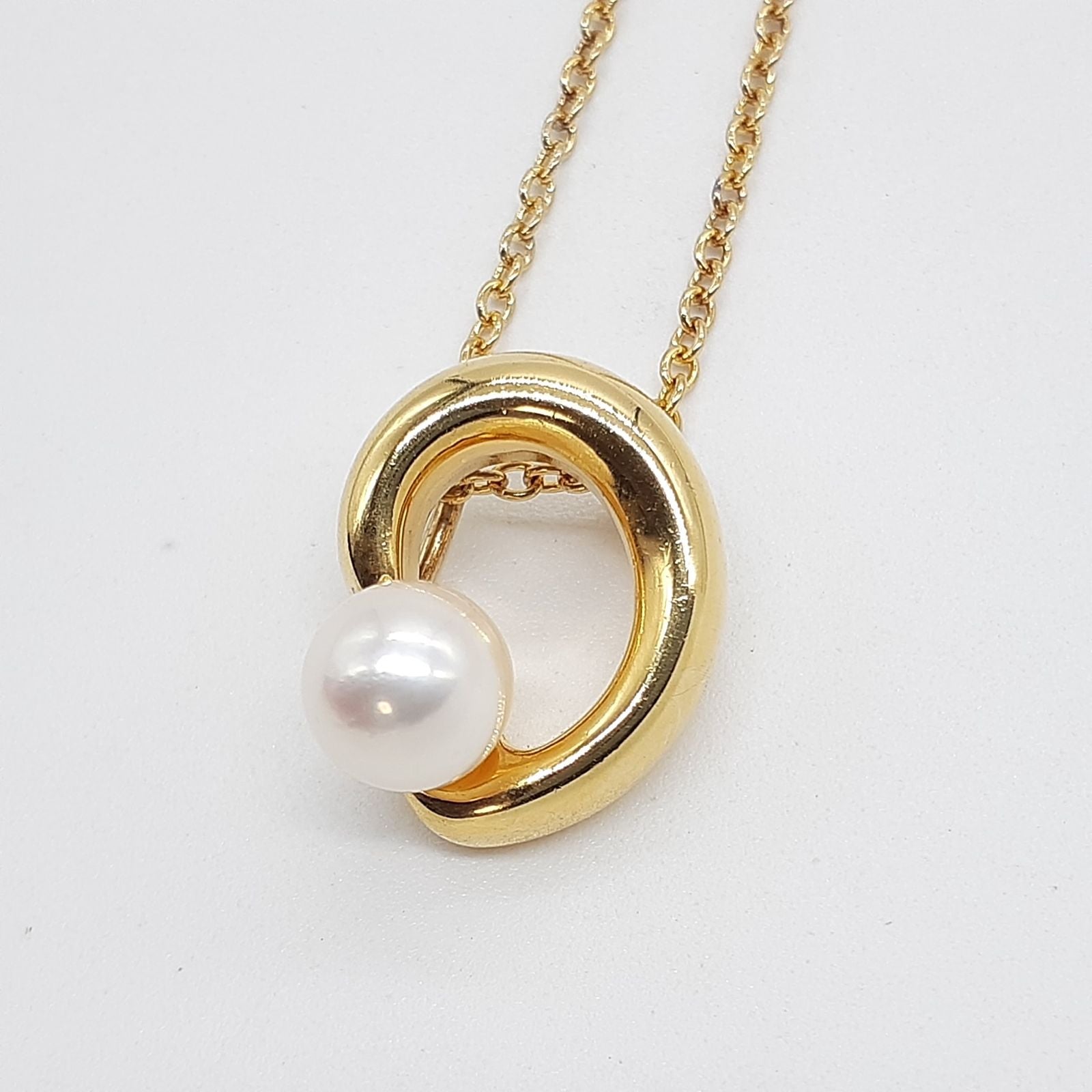 Tasaki necklace with gold coated SILVER 925 featuring an Akoya pearl on a 41cm chain with extender