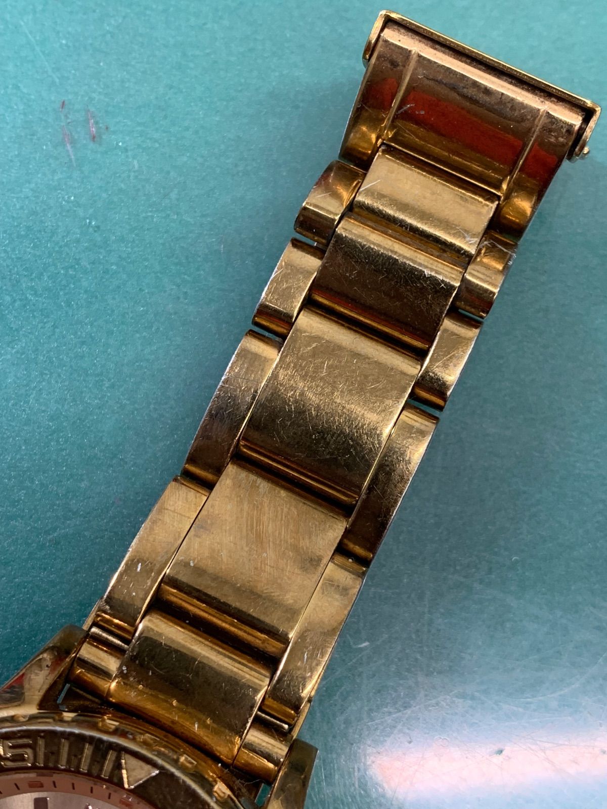 NIXON R6-7380 Quartz Men's Watch — Japanese